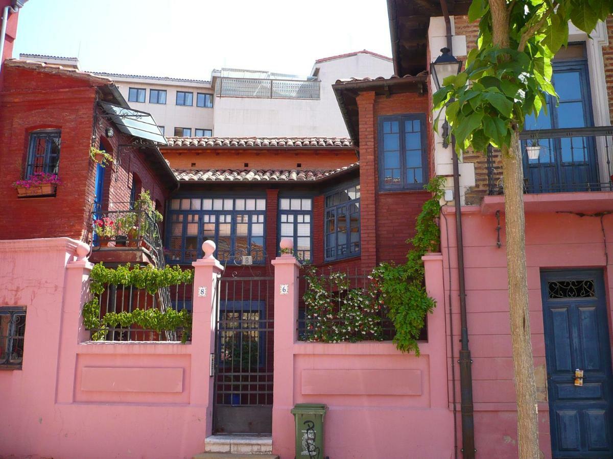 El 8 De Serranos - Bajo - Casa Con Garaje León Exteriör bild